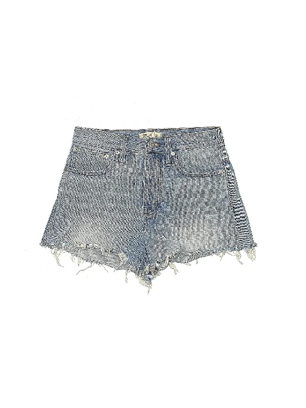 Low-Rise Denim Shorts in Light Wash