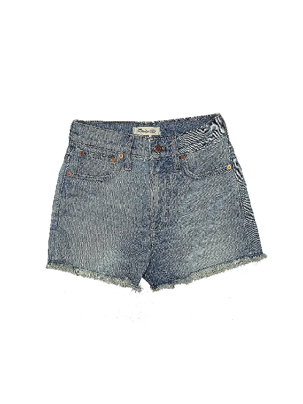 Low-Rise Denim Shorts in Light Wash