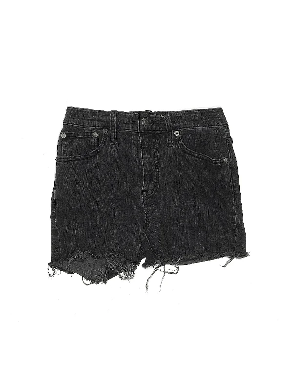 Low-Rise Denim Shorts in Medium Wash